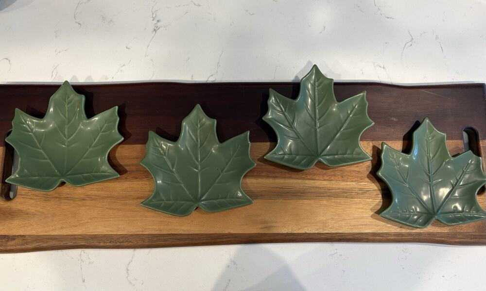 Set of 4-6" Decorative Appetizer Leaf Plates, Green,